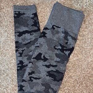 Camo workout leggings with scrunch